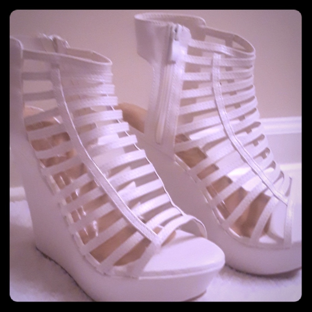 White sandle